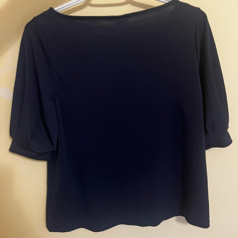 Cute H&M top! Perfect for work! new with tags